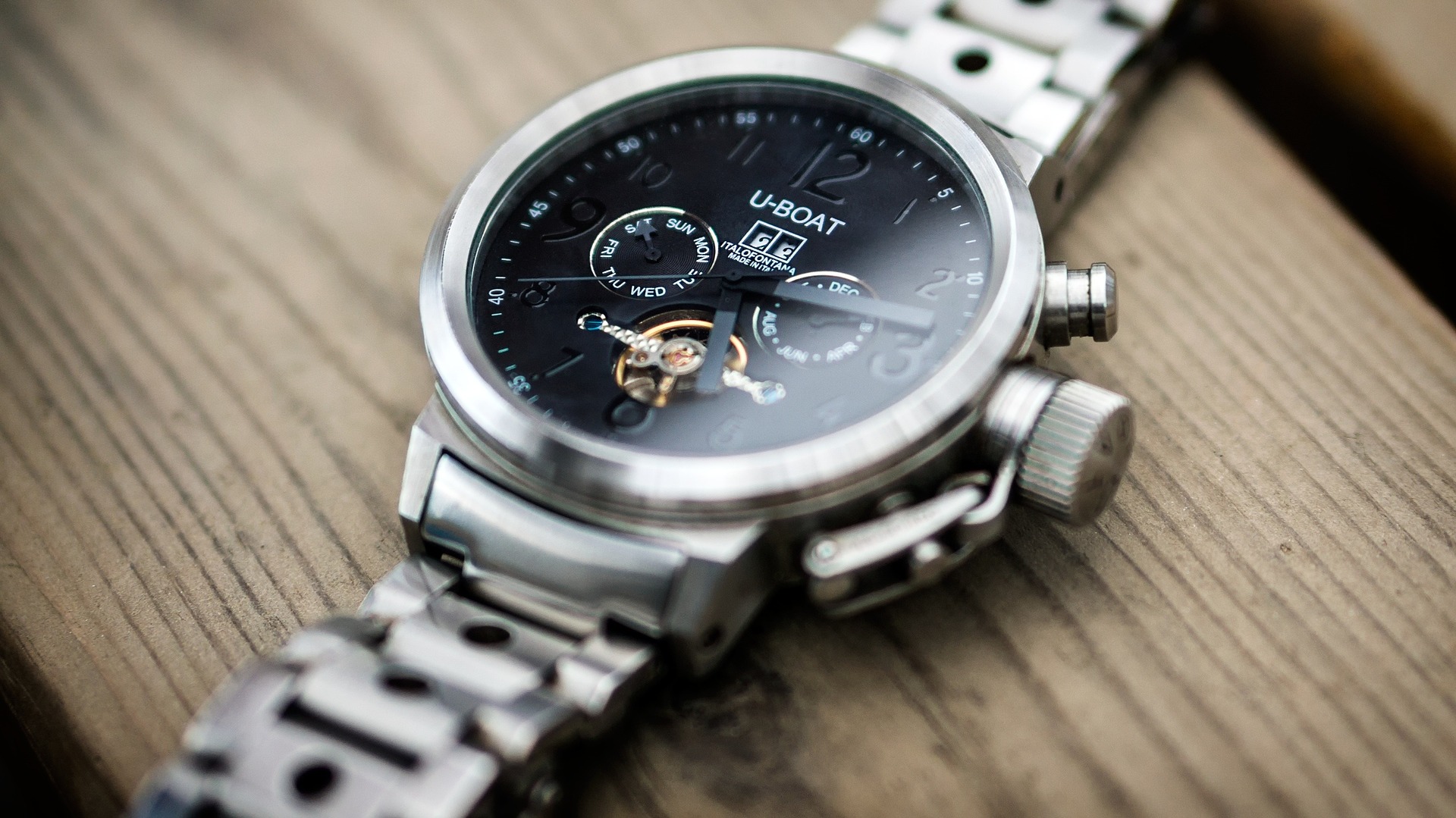 polishing refinishing watch straps dial crystal