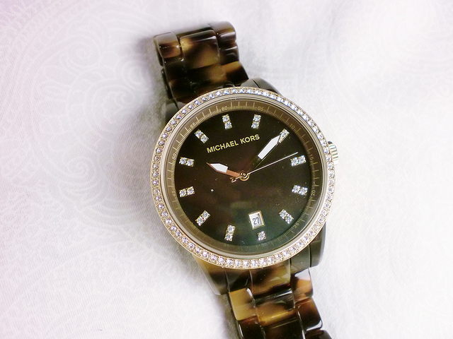 michael kors black abalone dial with diamonds watch